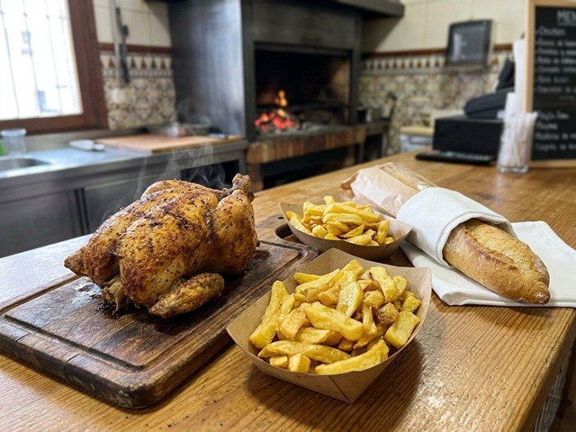 Así saben los menús de pollo de corral para llevar en Ourense