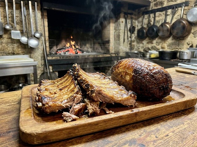 Costilla selecta y lacón asado para llevar en Ourense
